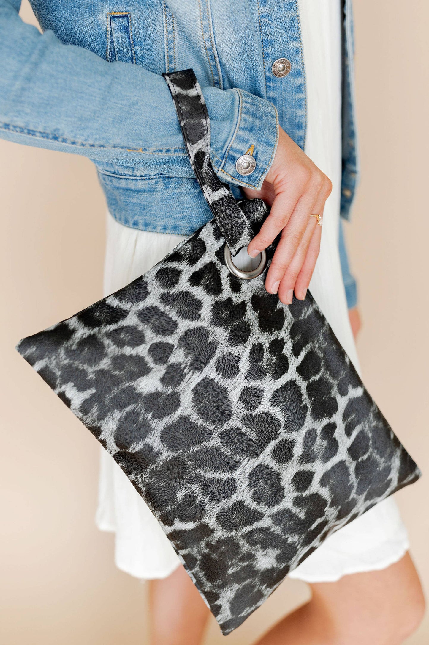 Trendy Clutch - Black Leopard